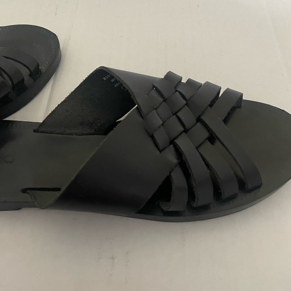 Mango women's 6.5 flat black leather woven strappy sandals EUC - Picture 2 of 11